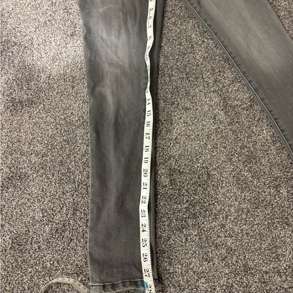 Joe's mid rise, ankle skinny jeans (Ray)
NWOT
Purchased last winter, 2024 - Picture 5 of 5